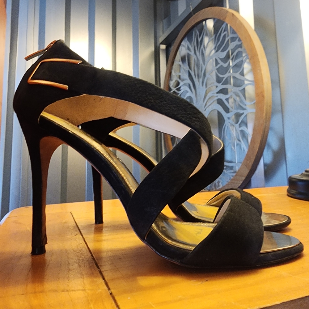 Coach Halsey Nubuck Black Gold Heel size 8.5